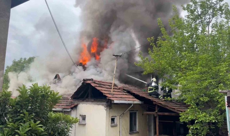 Tüp patlayan evde yangın çıktı: 1 ağır yaralı