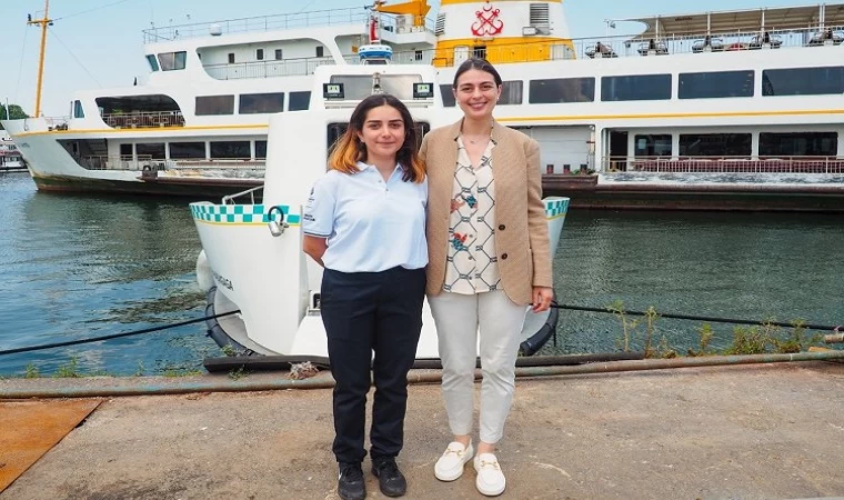 Kaptan Deniz Taksi Dümeninde