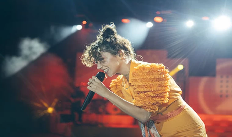 Zeynep Bastık’tan ’Turne’ Müjdesi