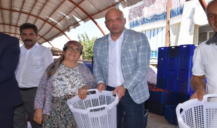 Biber üretiminde Çalışan Kadınlara Koruyucu Ekipman