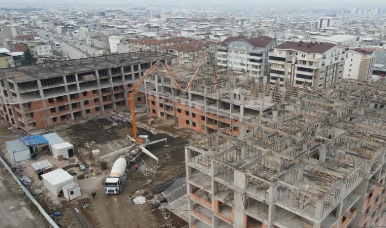 Bursa Yıldırım Mimar Sinan’da yol yarılandı