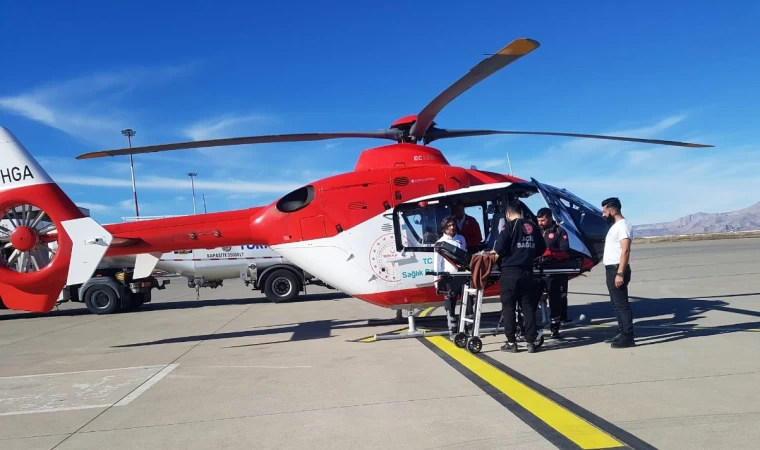 Cizre’de ambulans helikopter 6 aylık Büşra için havalandı