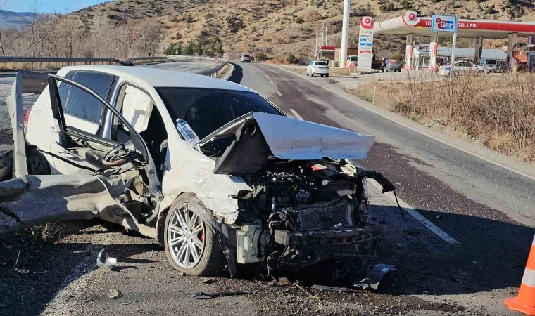 Hurdaya dönen otomobilde burnu bile kanamadan çıktı