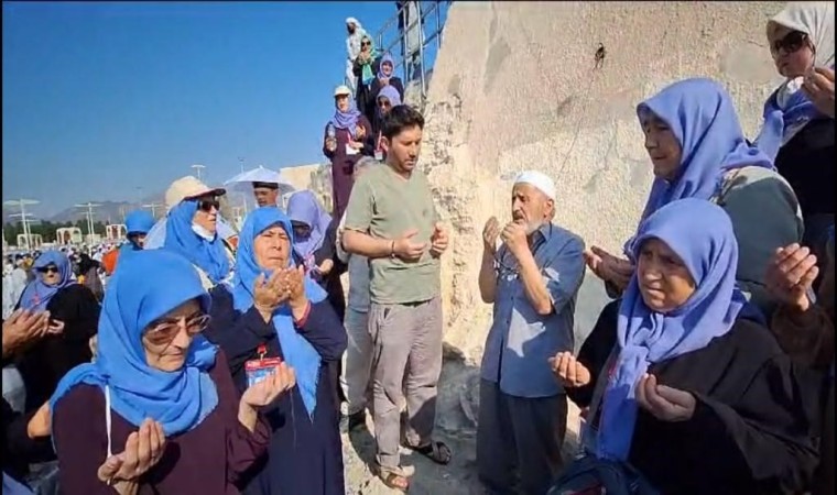 Umre kafilesi Arafat’ta yağmur duası etti