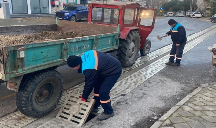 Manisa Salihli’de taşkın önlemleri sürüyor