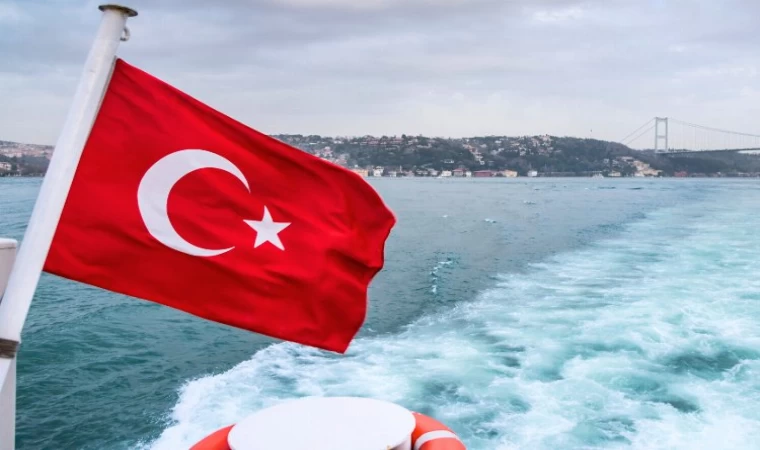 Teknelerdeki Türk Bayrağı Kararı Değiştirildi