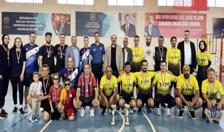 İvrindi Belediyesi, Kurumlar Arası Voleybol Turnuvası’nda Şampiyonluğa Ulaştı