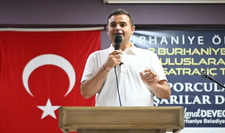 Akın, satranç turnuvası ödül törenine katıldı