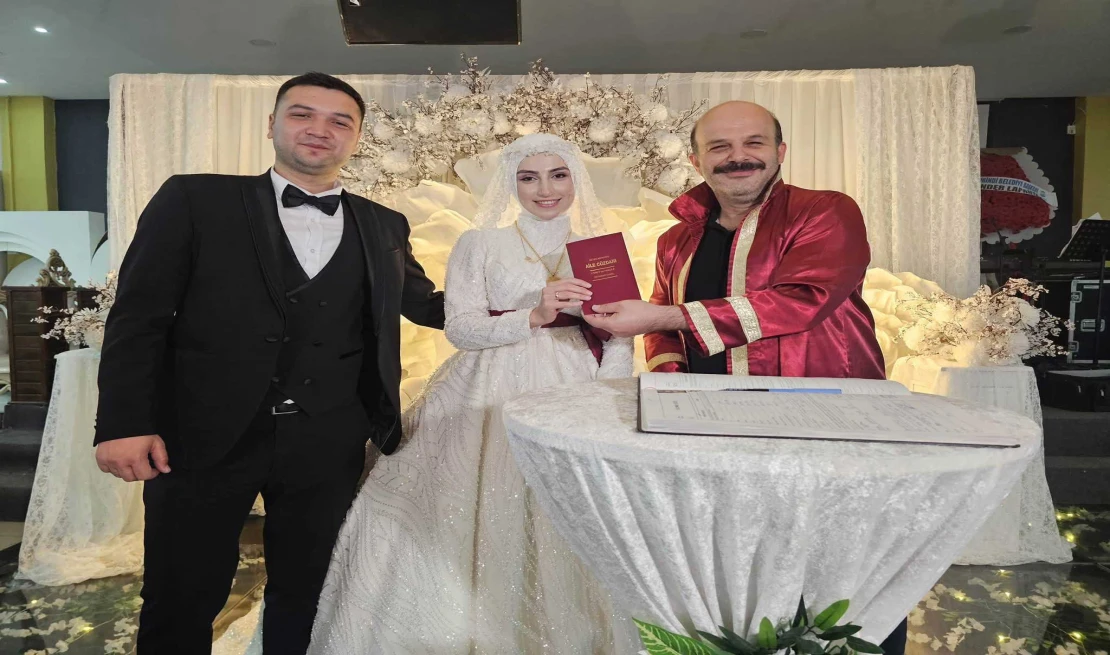 EMRE VE ESRA’DAN MUTLULUĞA EVET