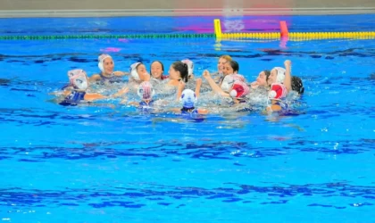 Balıkesir’de İzmir’li kızlar su topuna damga vurdu