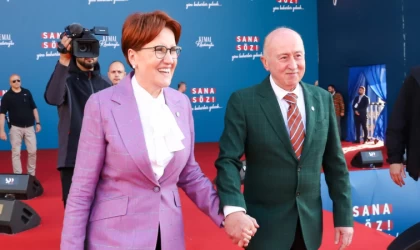 Meral Akşener bir ilke imza attı
