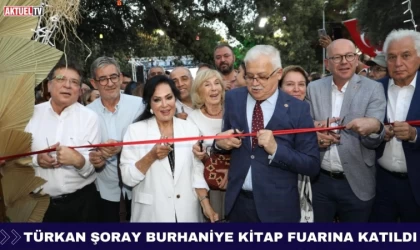 Türkan Şoray Burhaniye Kitap Fuarına Katıldı