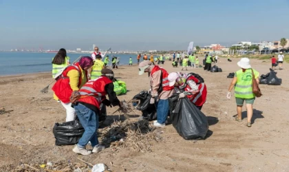 Dünya Temizlik Günü’nde Sahilleri Temizlediler