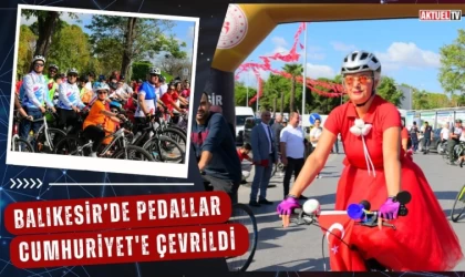 Balıkesir 'de Pedallar Cumhuriyet'e Çevrildi