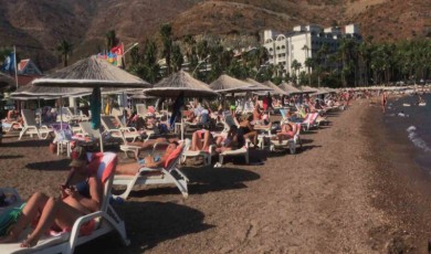 Marmaris’te Deniz, Kum ve Güneş Keyfi Devam Ediyor