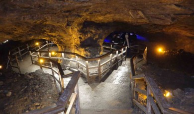 Tarihi Sulu Mağara Ziyaretçilerini Ağırlıyor