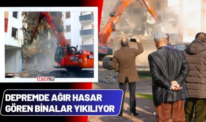 Depremde Ağır Hasar Gören Binalar Yıkılıyor