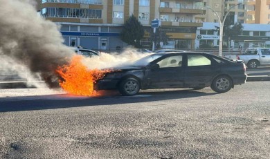 Diyarbakır’a bakımdan yeni çıkan otomobil test sürüşünde alevlere teslim oldu