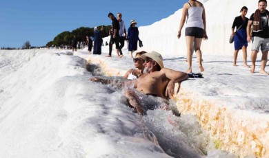 Gazetecilerden ‘100. Yılda Pamukkale’ fotoğraf sergisi