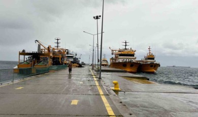 Sinop’ta balıkçı gemileri limana sığındı