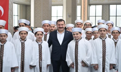 Yücel Yılmaz, Genç Hafızların Coşkusuna Ortak Oldu