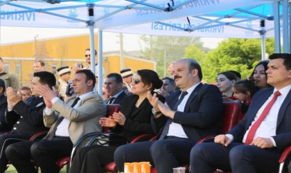 19 MAYIS İVRİNDİDE TÖRENLE KUTLANDI