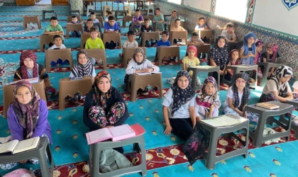 İVRİNDİ’DE YAZ KURAN KURSLARINA YOĞUN İLGİ