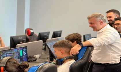 Milletvekili Canbey: “Bizim Yarım Kalan İşimiz Olmaz!”