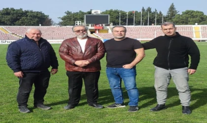 Taraftardan Çim Tepkisi: “Bahane Değil, Çözüm Üretin!”