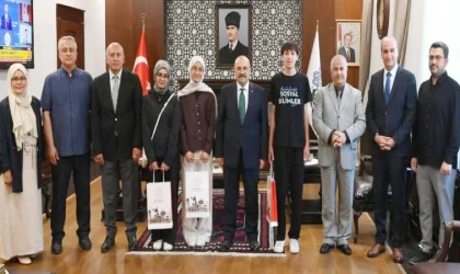 İVRİNDİ İMAM HATİP LİSESİ BAŞARILARIYLA GÖZ DOLDURUYOR
