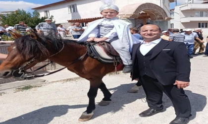 ACAR AİLESİ’NDEN SÜNNETE YAKIŞIR SÜNNET