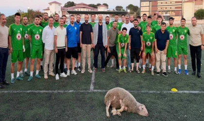 İvrindi Belediyespor Yeni Sezonu Kurban Keserek Açtı