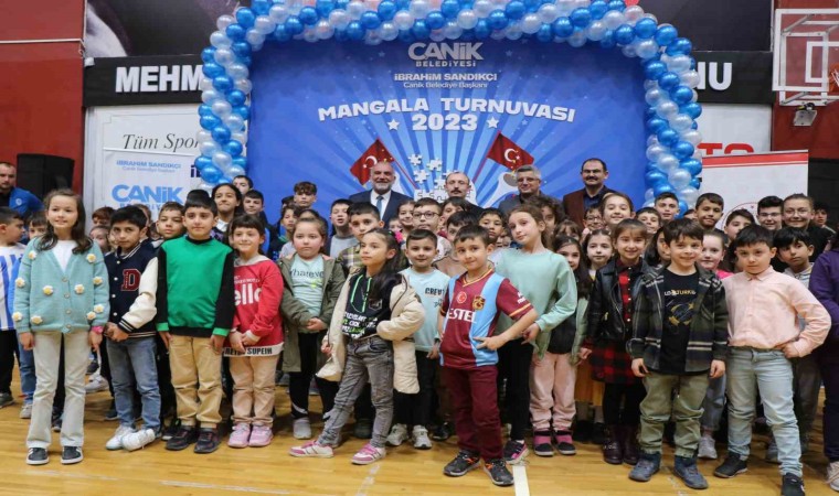 Mangala şampiyonları ödülünü Bakan Muş’tan aldı