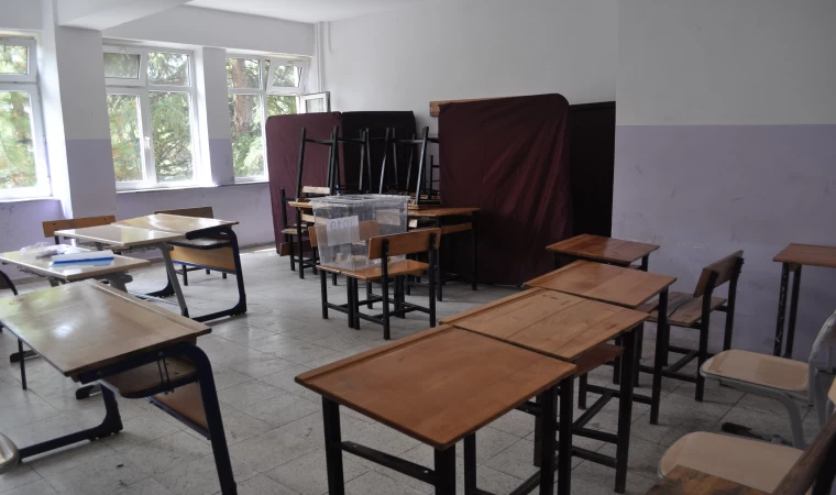 Seçim sonrası okullar temizleniyor