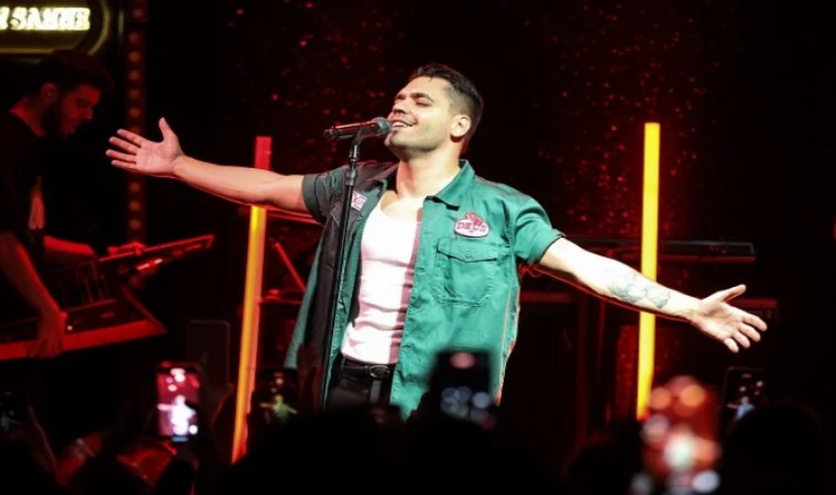 Emir Can İğrek’e Forma Hediyesi