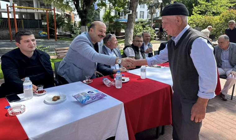 Belediye Parkında Protokol Bayramlaşması