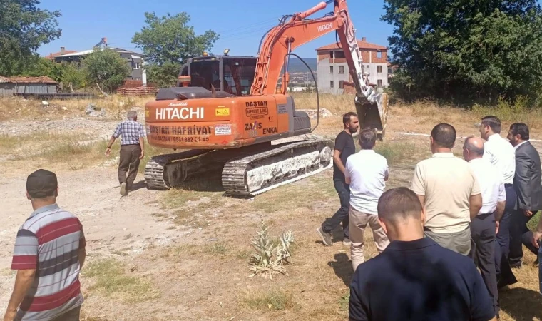 İvrindi'de Yeni Cami İçin İlk Kazma Vuruldu