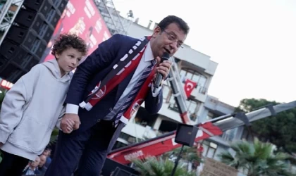 Ekrem İmamoğlu Akhisar ve Turgutlu’da Coşkulu Kalabalıklara Konuştu