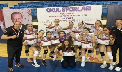 Ayvalık Uğur Anadolu Lisesi Türkiye finallerine yükseldi