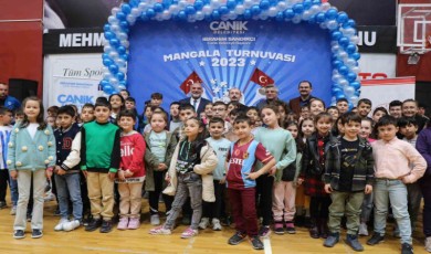 Mangala şampiyonları ödülünü Bakan Muş’tan aldı