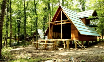 Bungalovlar renk kattı