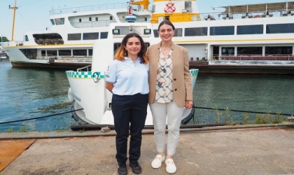 Kaptan Deniz Taksi Dümeninde