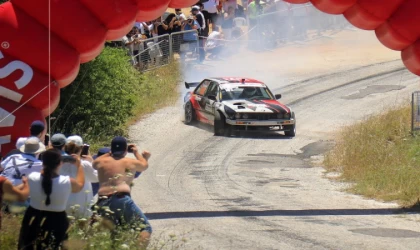 Otomobil Sporcusundan Büyük Çekişme