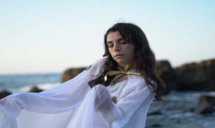 Mor Narpın ”Değmezmiş” İle Listeleri Sallayacak!