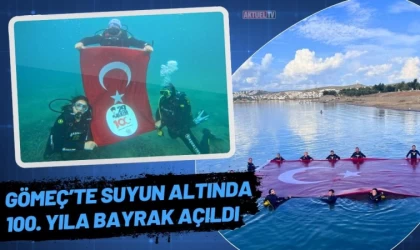 Gömeç’te Suyun Altında 100. Yıla Bayrak Açıldı