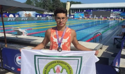 Manisalı yüzücüler Edirne’den dereceyle döndü