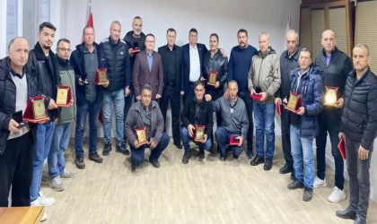 Emekli Olan Ormancılara Plaket Verildi