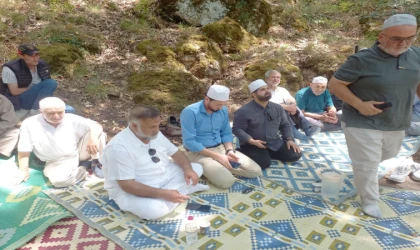 Yarım Asırlık Gelenek Sürdürülüyor: Akbaba Hayrı'na Yoğun İlgi